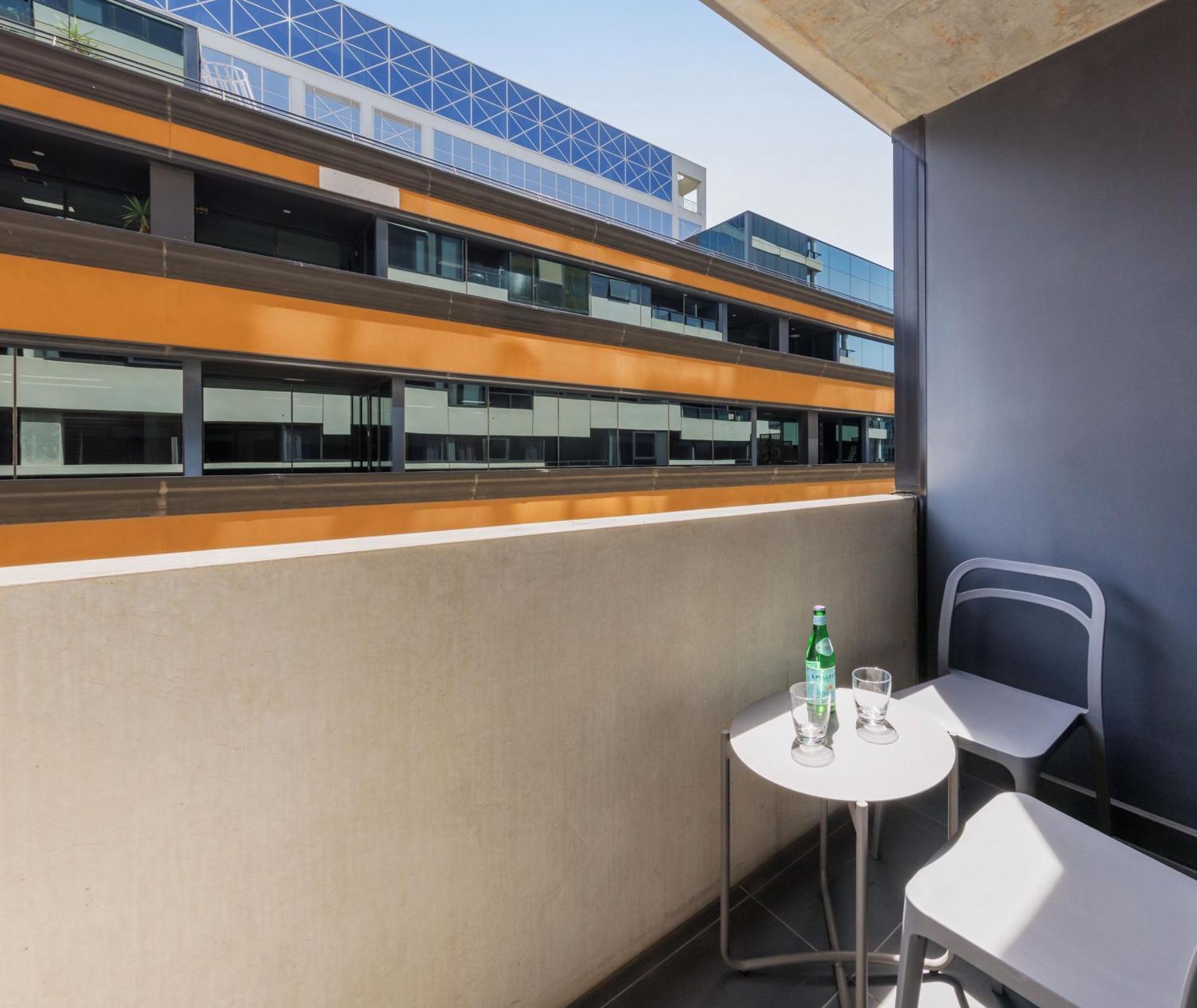 Hotel Oaks St Kilda Road 4*