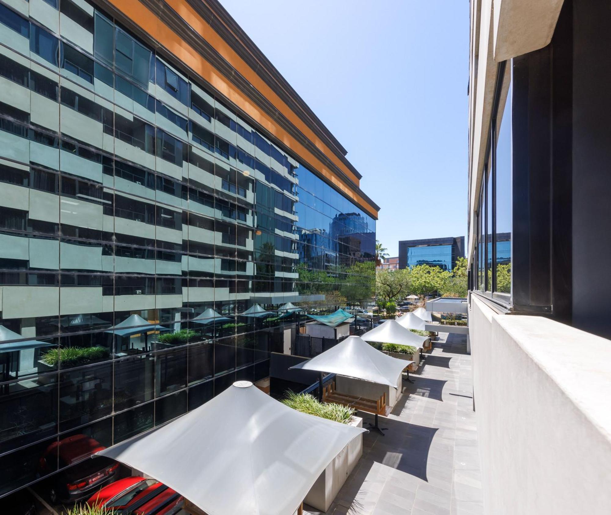 Hotel Oaks St Kilda Road