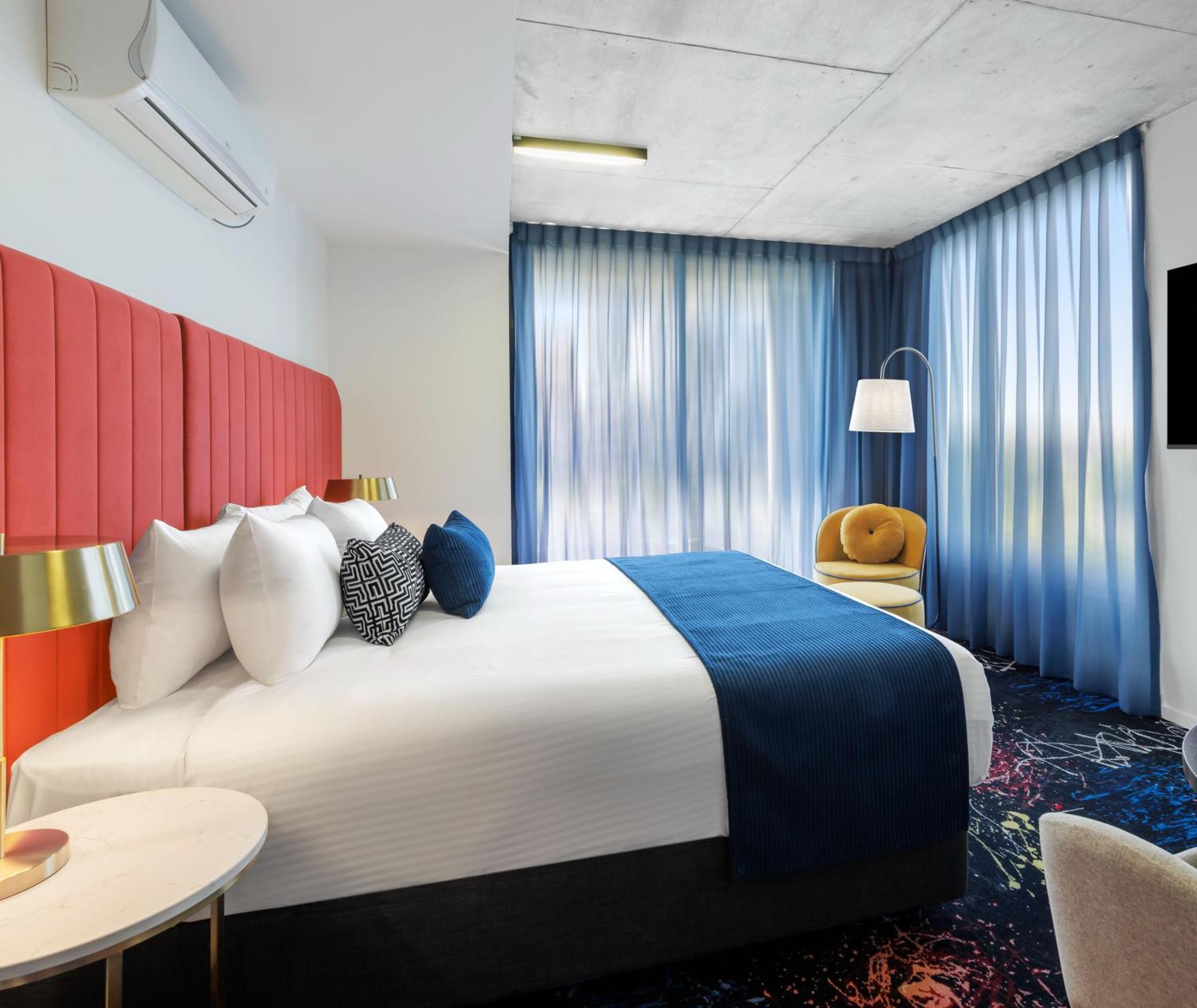 Hotel Oaks St Kilda Road 4*