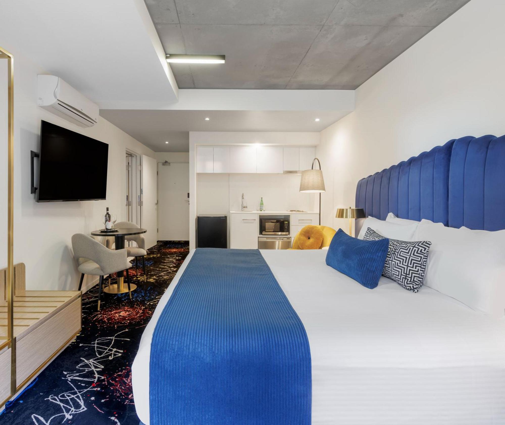 Hotel Oaks St Kilda Road 4*