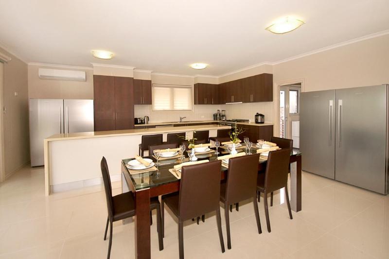 6p - Large Premium In Shared Space In Brunswick! Melbourne