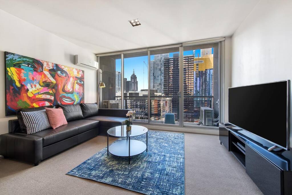 2br 2ba Cbd Retreat-best Location - 1 Car Space Apartment Melbourne