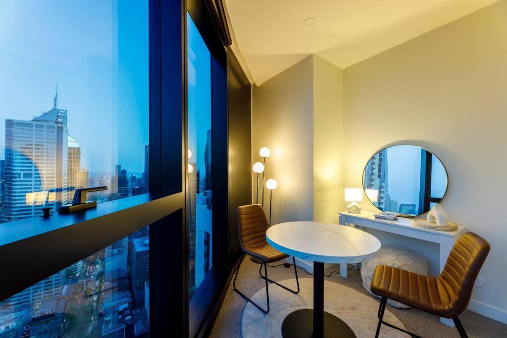 Apartment Sky Rise View And Outdoor Jacuzzi Cozy *