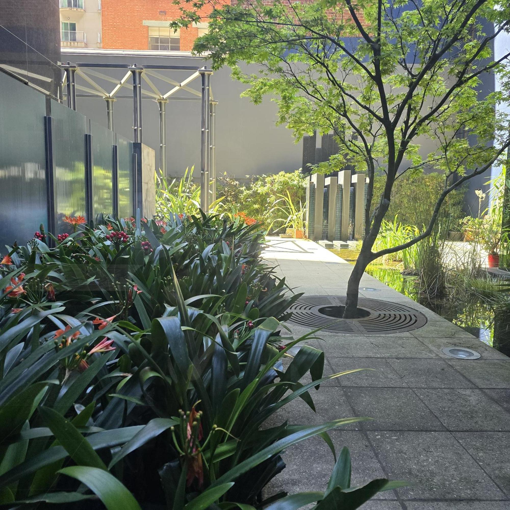 Luxuriq On Bourke Apartment *