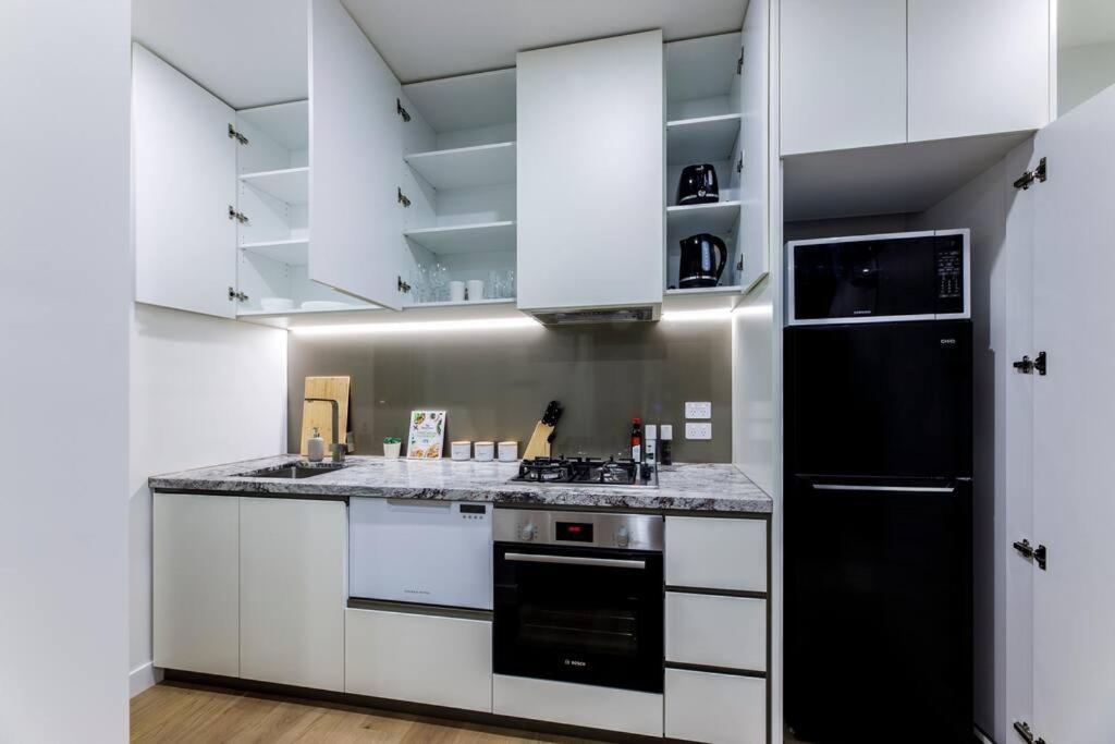 Apartment Sky Rise View And Outdoor Jacuzzi Cozy *