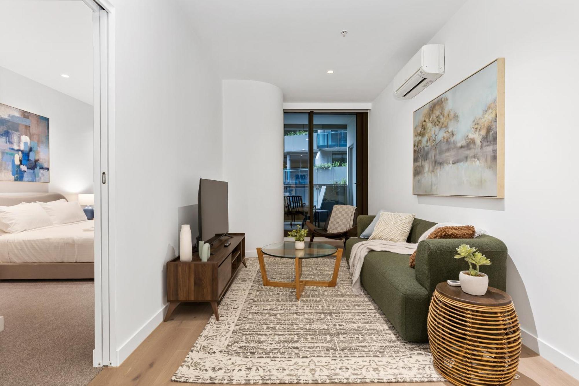 Stylish & Modern In West Side Place W Balcony