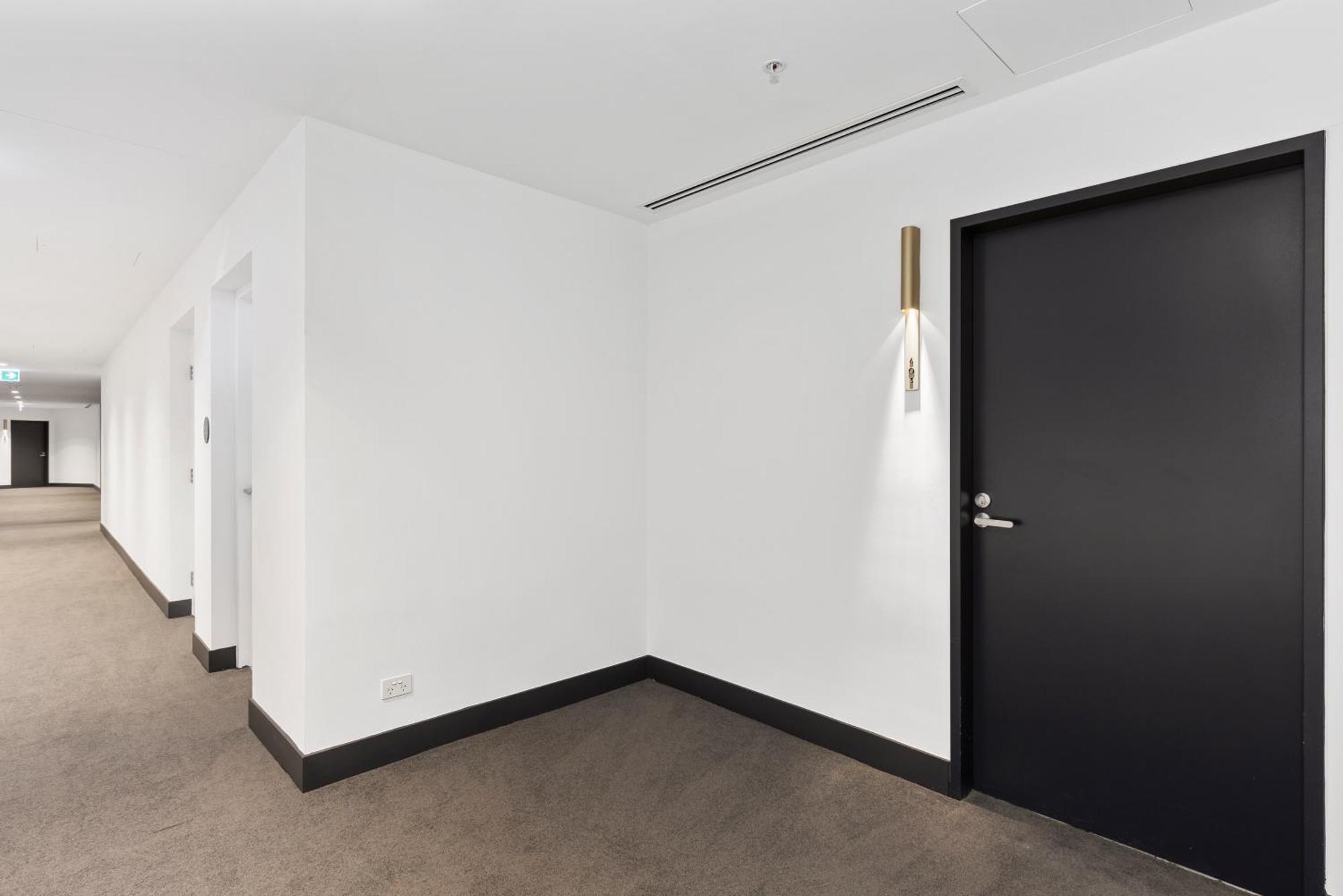 Stylish & Modern In West Side Place W Balcony Apartment *