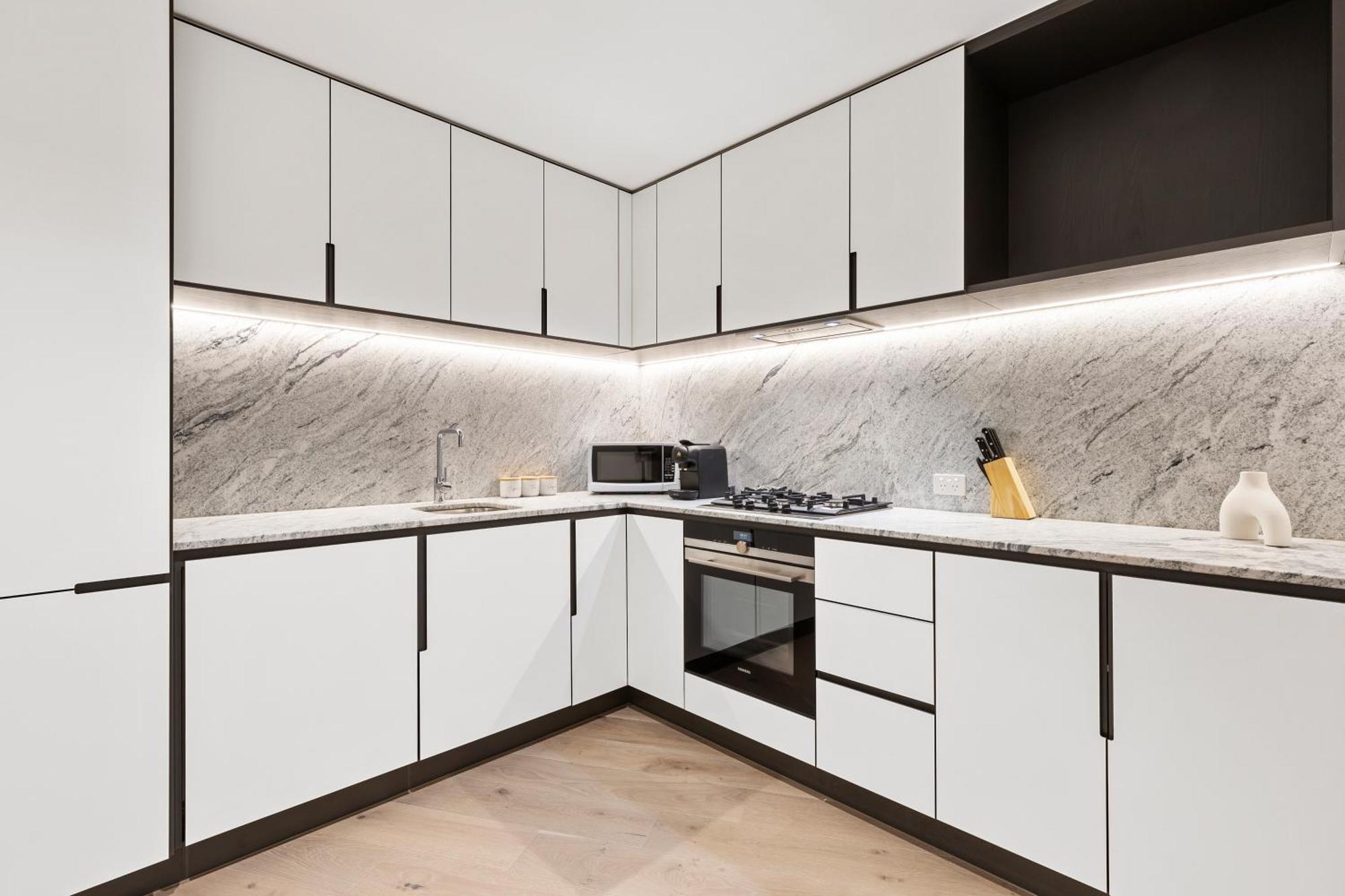 Apartment Stylish & Modern In West Side Place W Balcony *