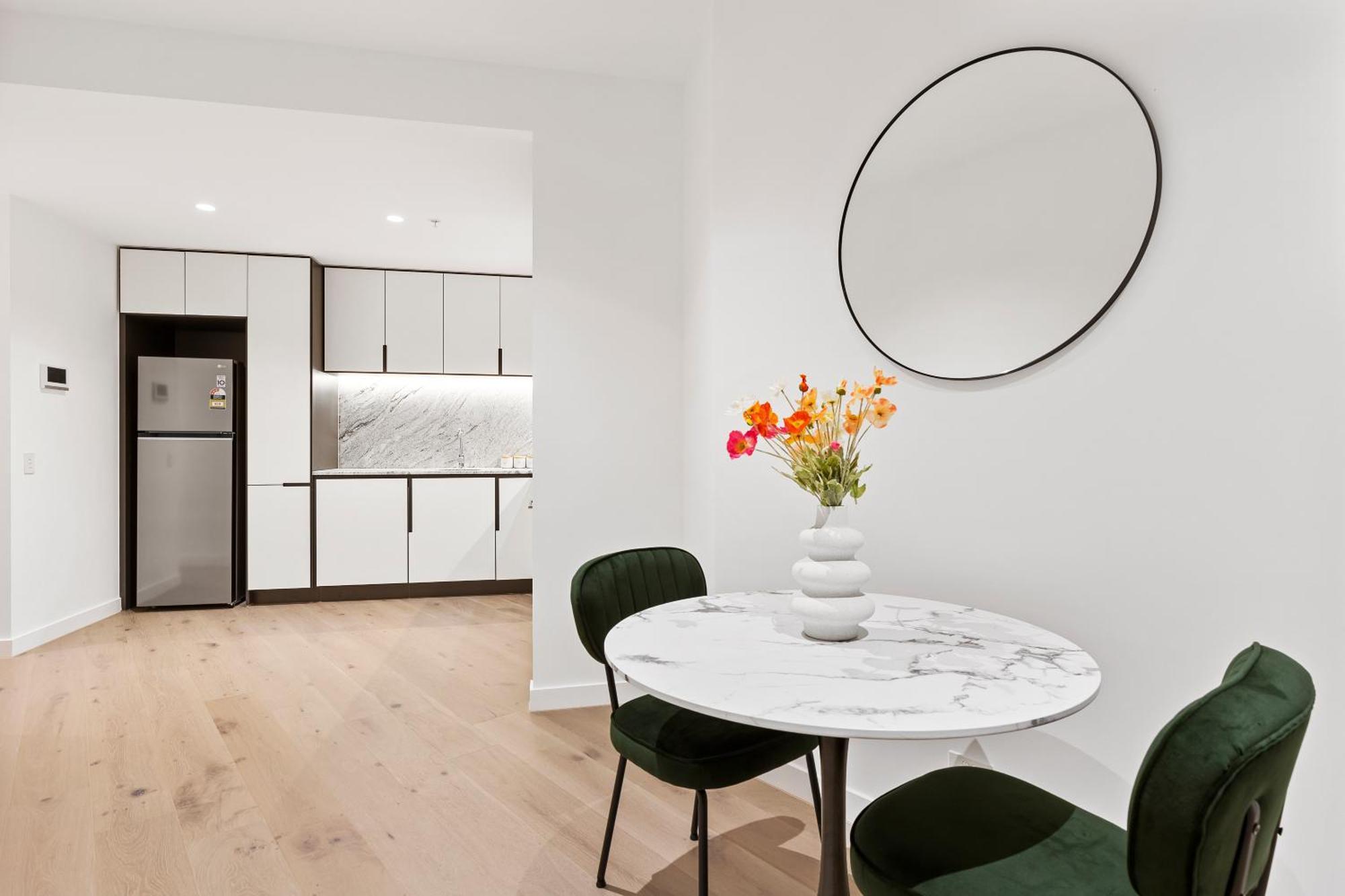 Stylish & Modern In West Side Place W Balcony * Melbourne