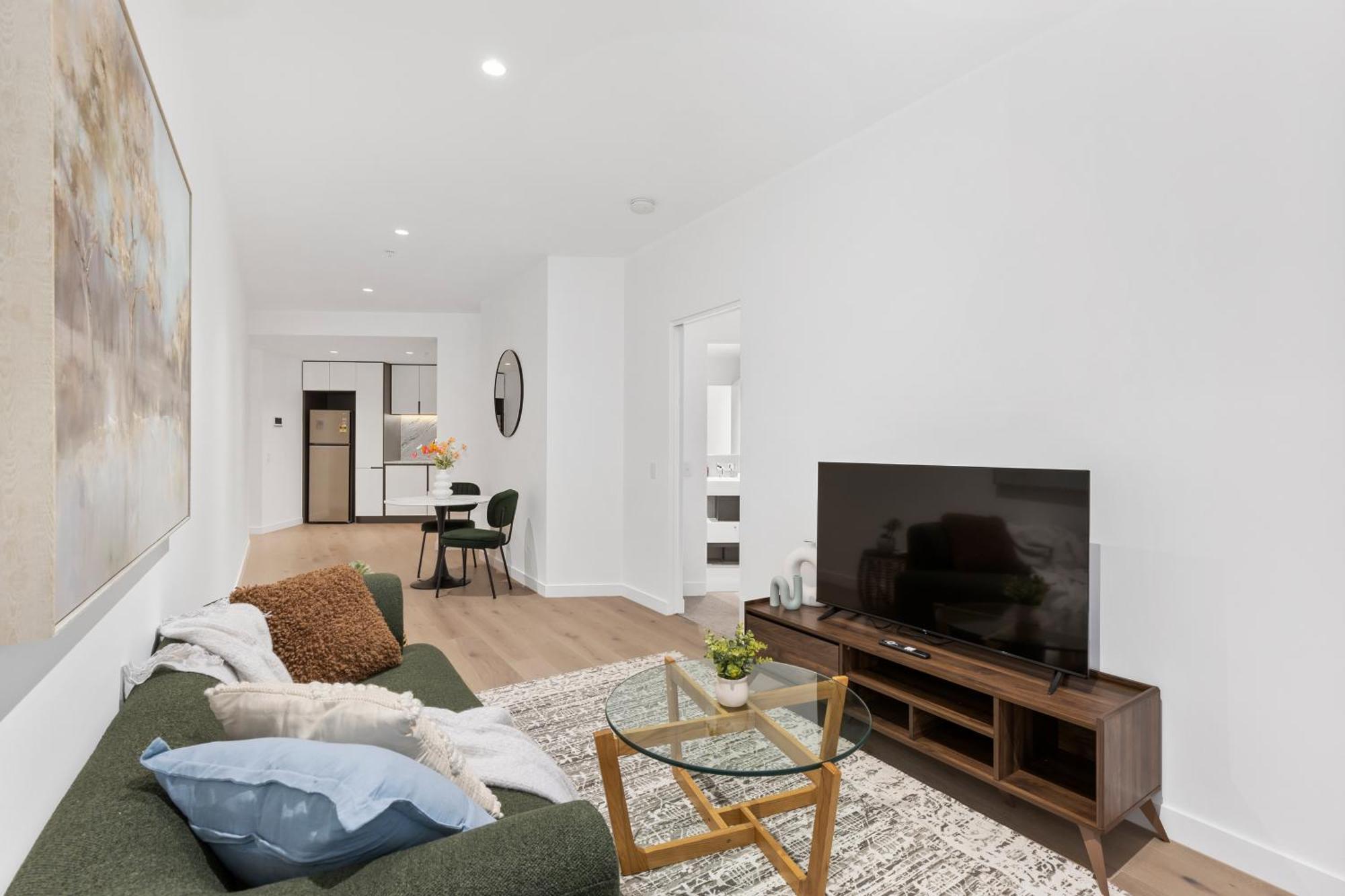 Stylish & Modern In West Side Place W Balcony