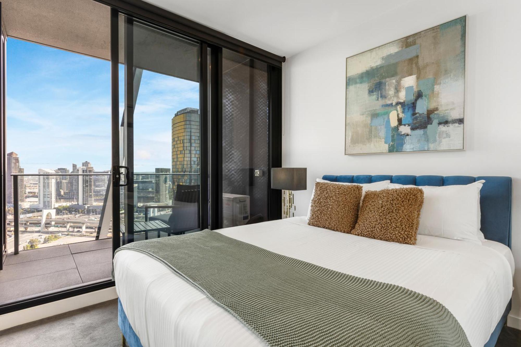 Apartment Stylish & W Stunning Views & Balcony