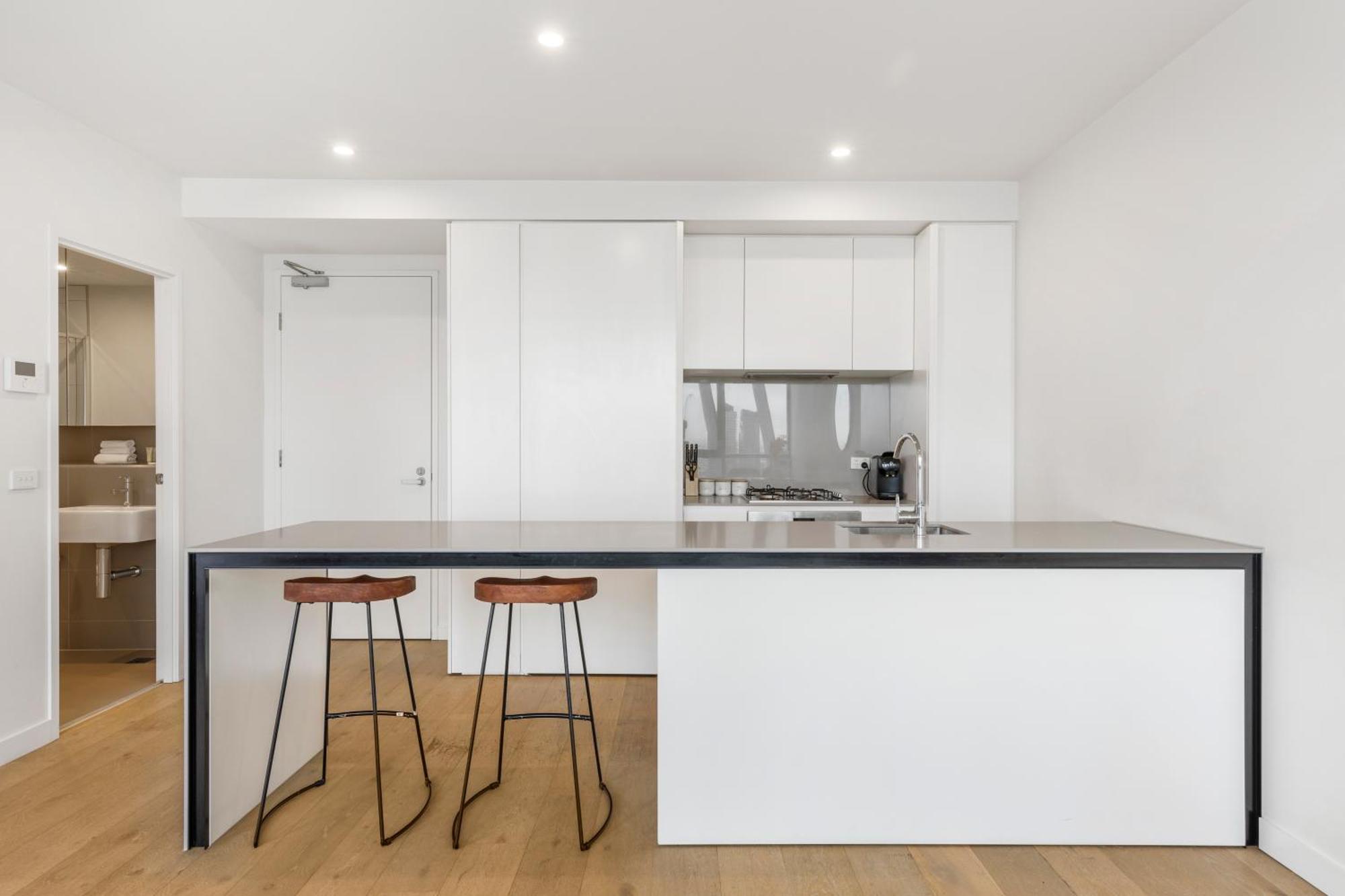 Apartment Stylish & W Stunning Views & Balcony