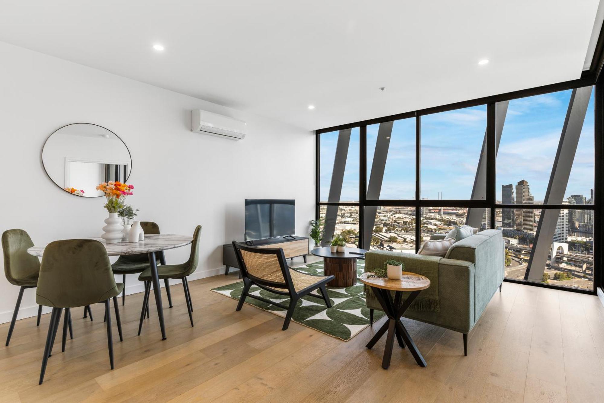 Apartment Stylish & W Stunning Views & Balcony *