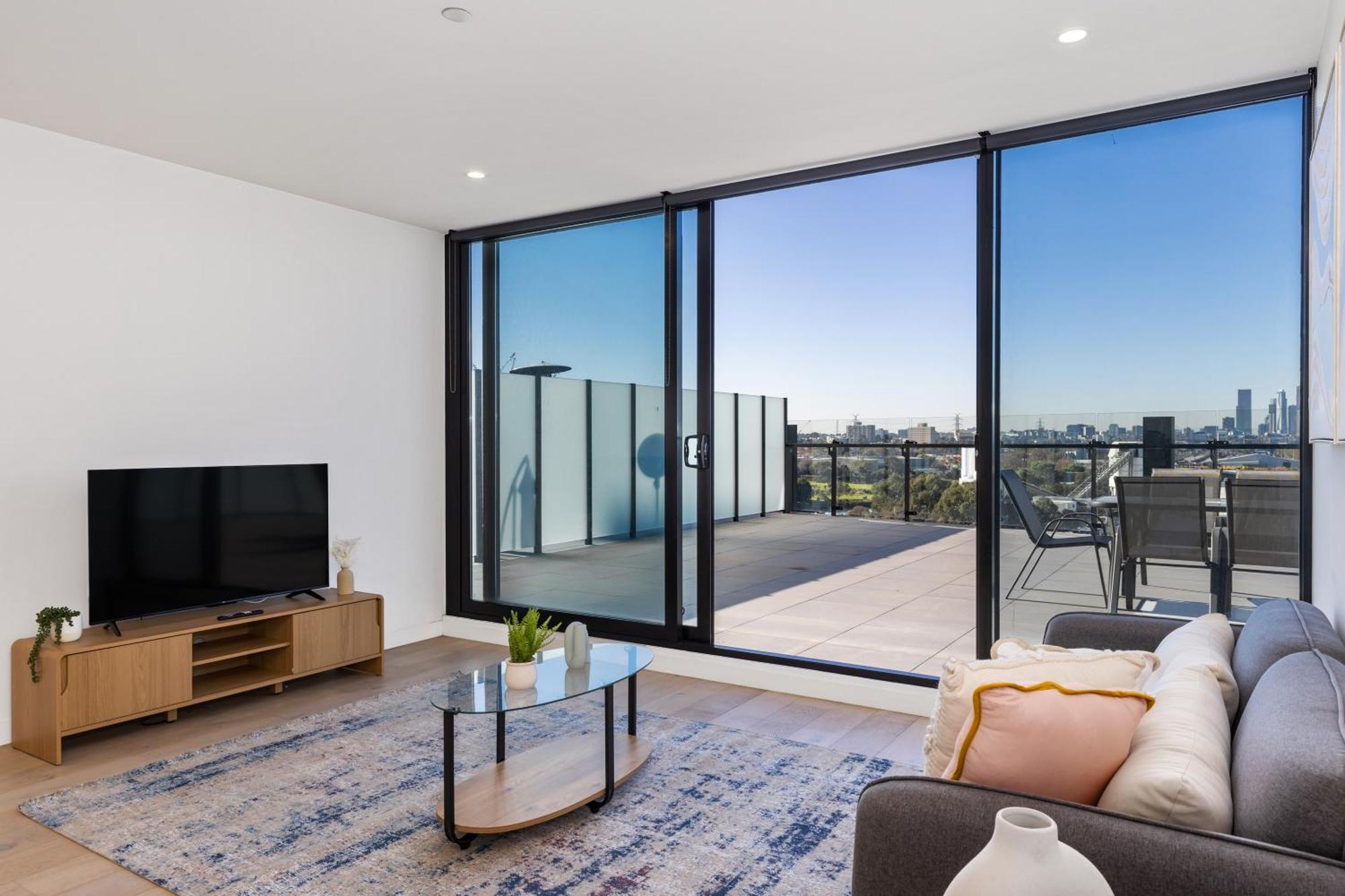 Stunning River & Views And Huge Balcony! Melbourne