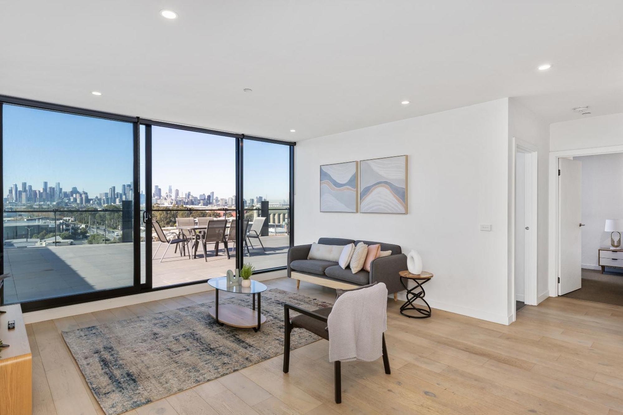 Stunning River & Views And Huge Balcony!