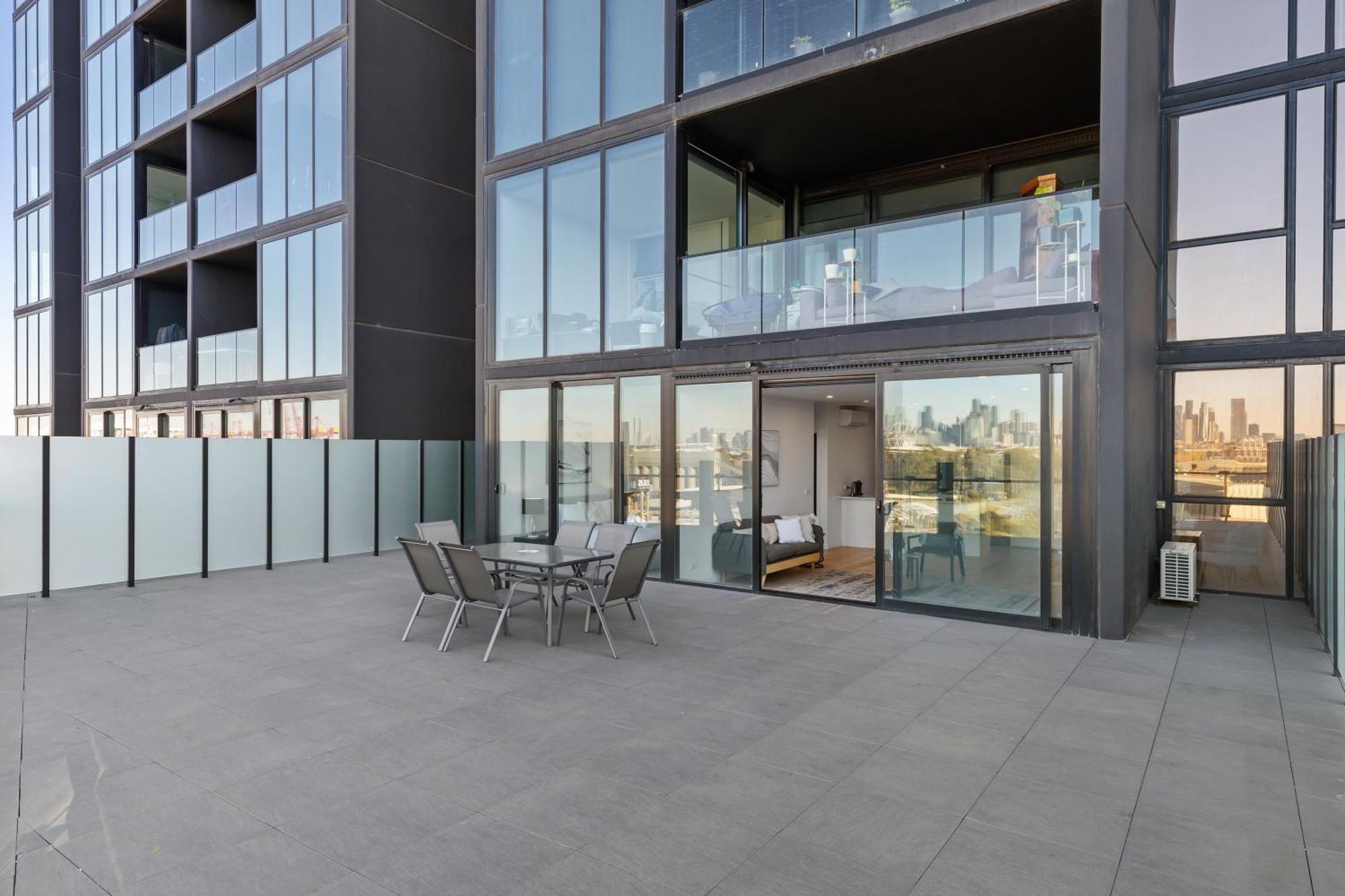 Stunning River & Views And Huge Balcony!