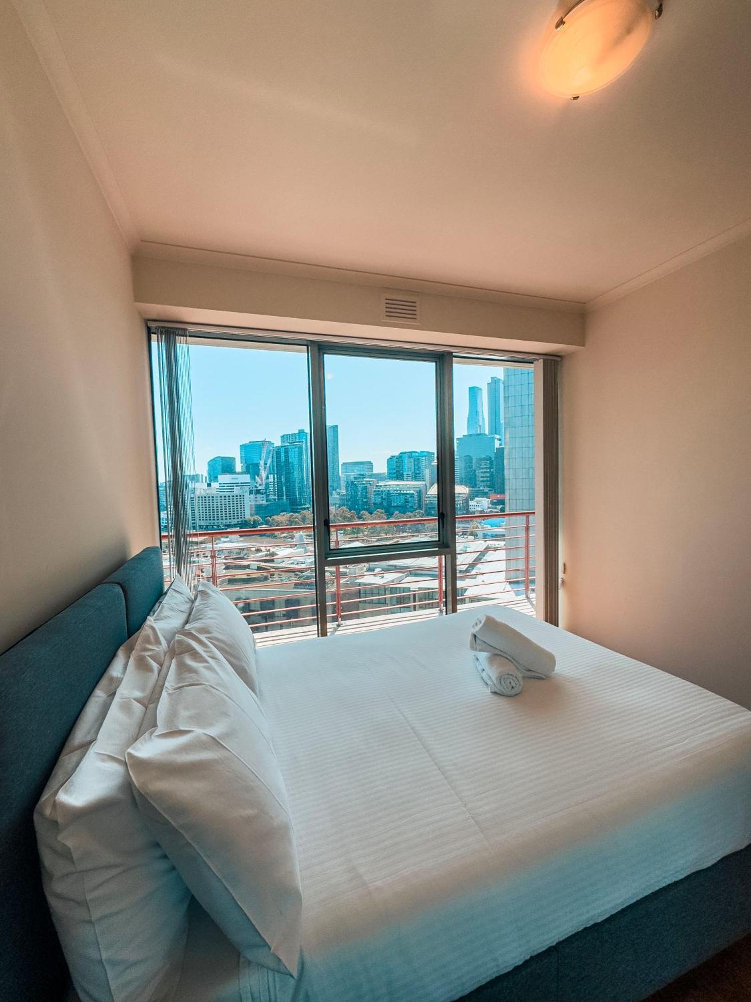 Centre Gem Right Next Crown * Melbourne