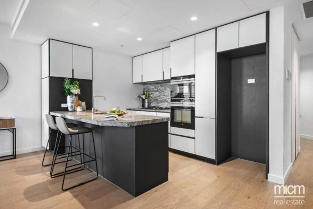 Royal Executive Living Platinum Prestige Corproate Apartment