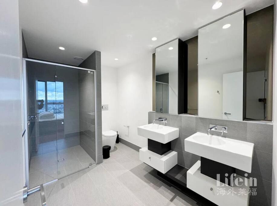 Royal Executive Living Platinum Prestige Corproate