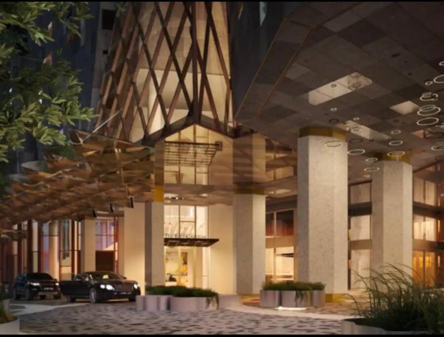 Royal Executive Living Platinum Prestige Corproate
