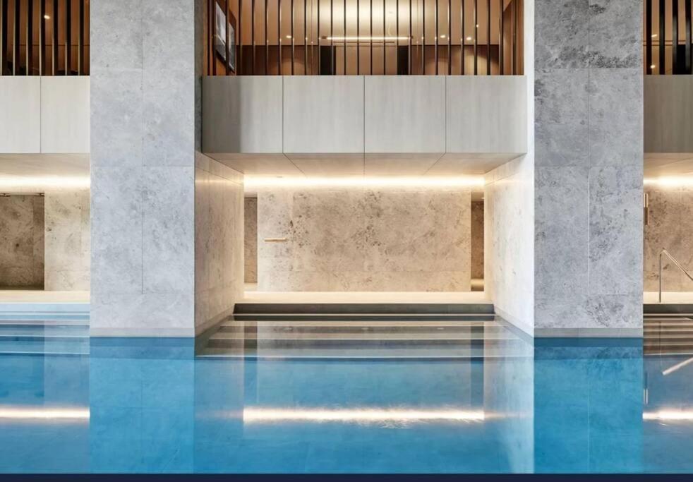 Royal Executive Living Platinum Prestige Corproate * Melbourne