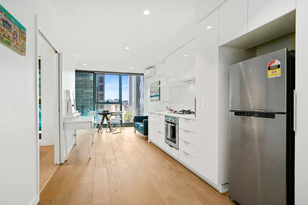 Modern & Stunning In Cbd-close To Everything 2b1b