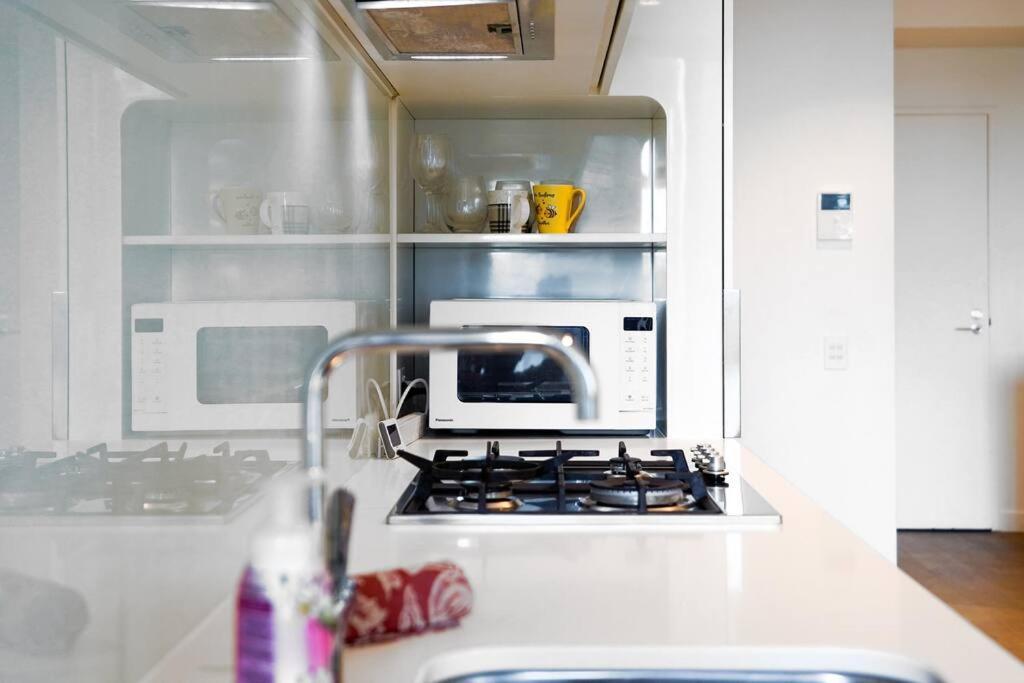 Modern & Stunning In Cbd-close To Everything 2b1b Apartment Melbourne