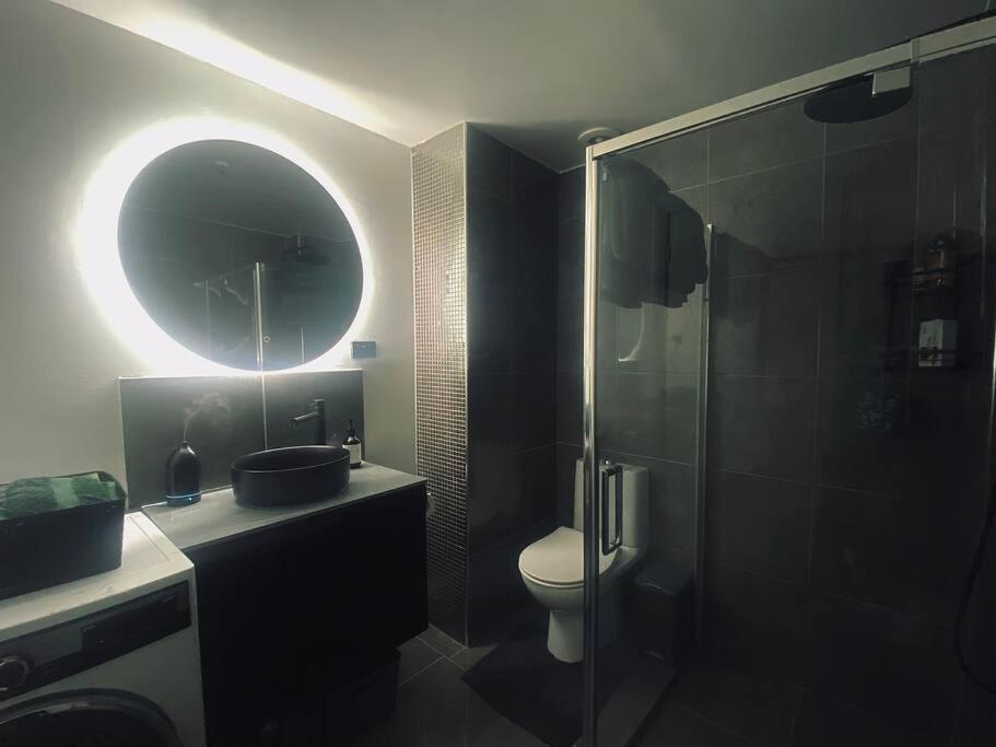 Apartment In Iconic Heritage Building Near Park Melbourne