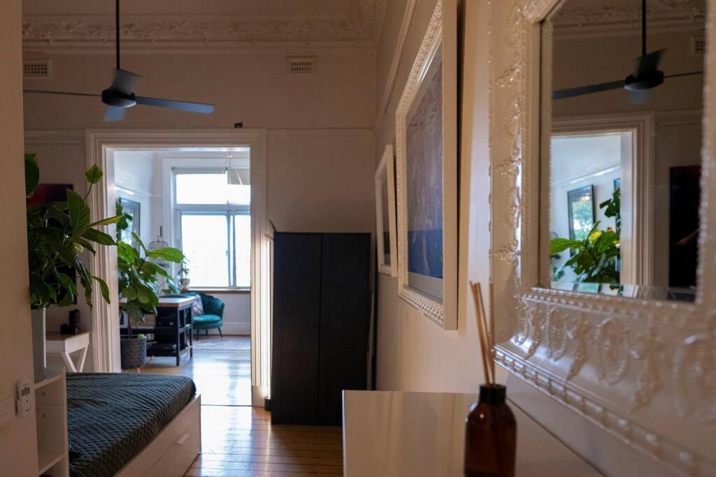 Apartment In Iconic Heritage Building Near Park *