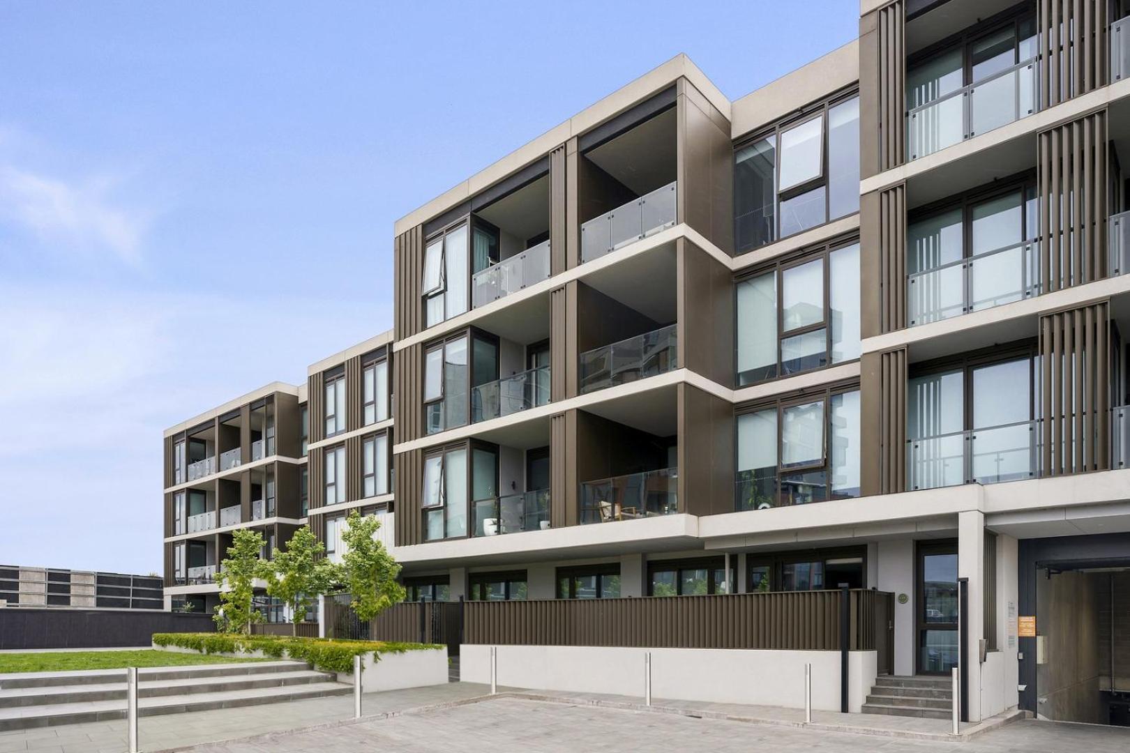 Modern & Stylish 1br W Balcony, Wifi & Parking Melbourne