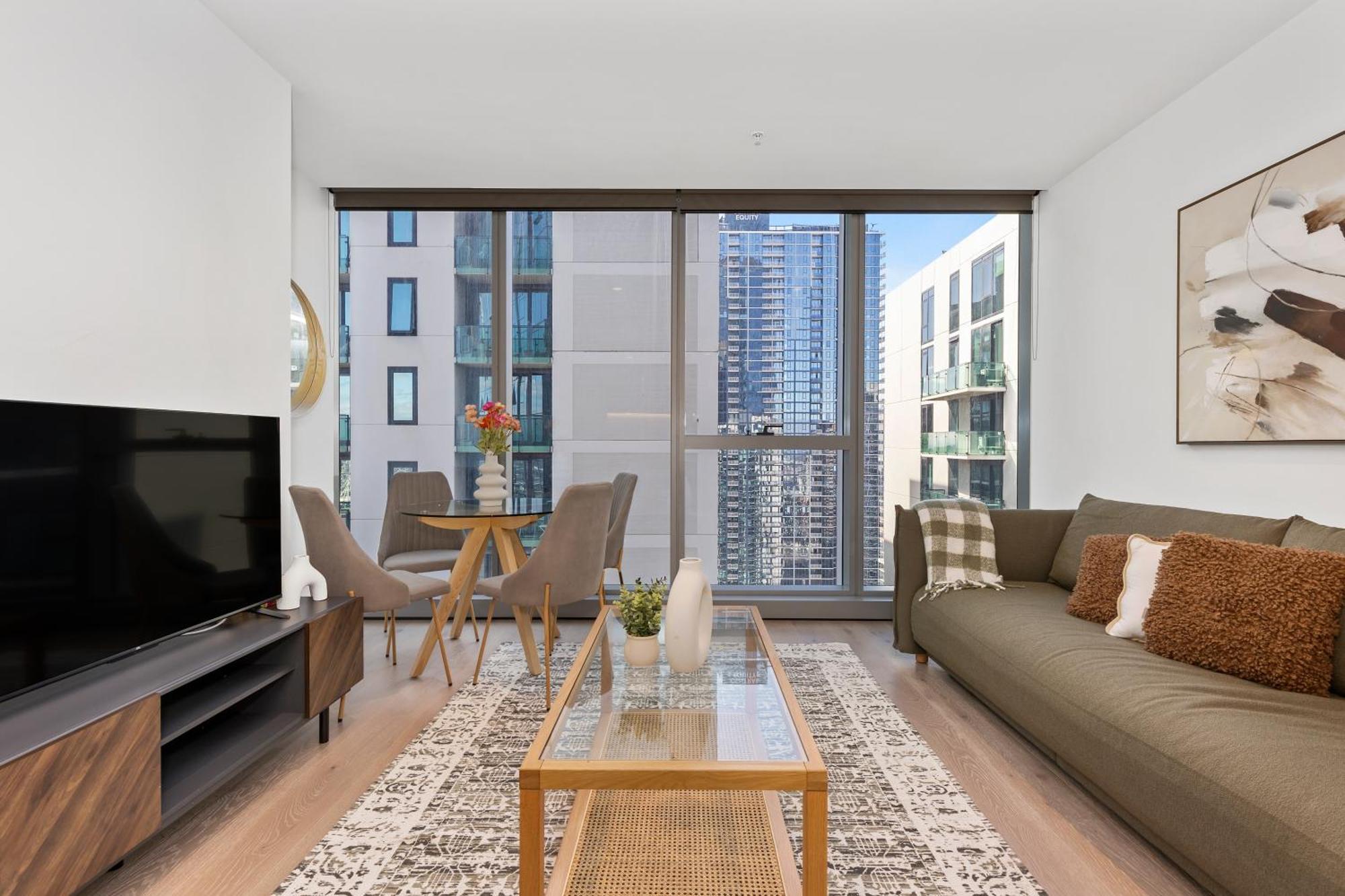 Apartment Stylish & Vibrant In Location W Gym, Pool