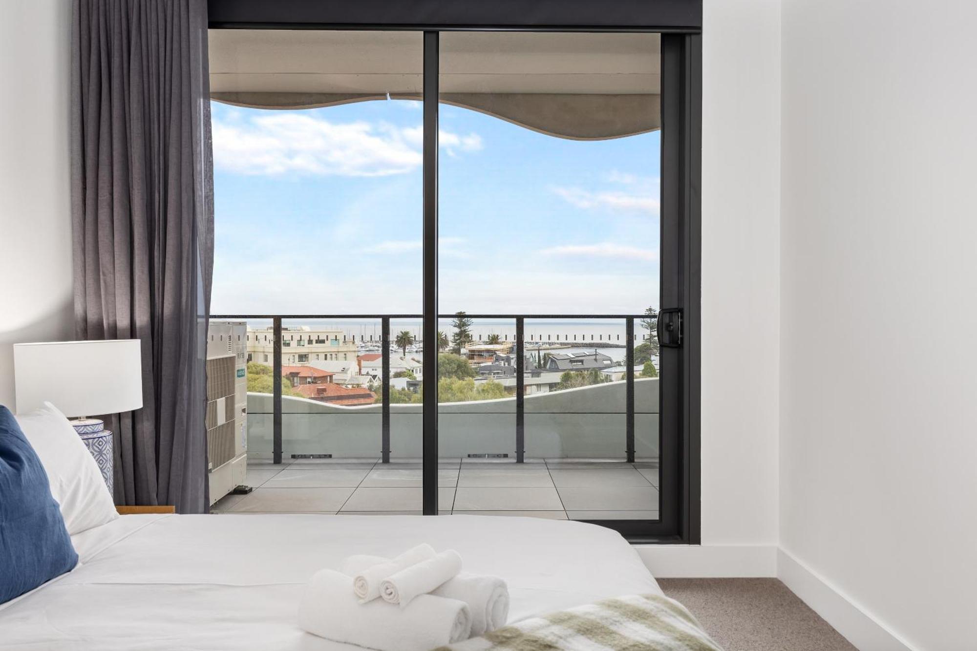 Sea View 2br W Rooftop Pool In Melb! * Melbourne