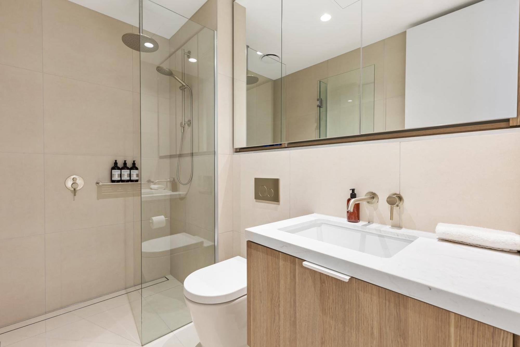 Sea View 2br W Rooftop Pool In Melb! Apartment