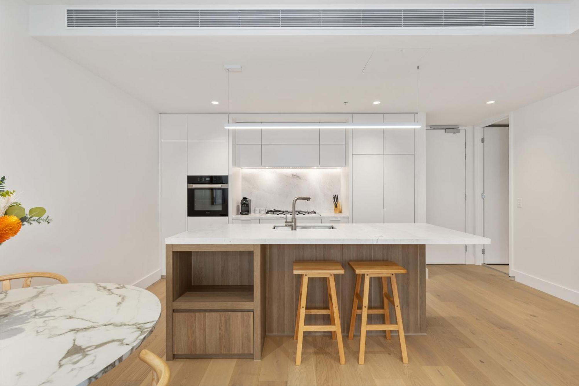 Apartment Sea View 2br W Rooftop Pool In Melb!