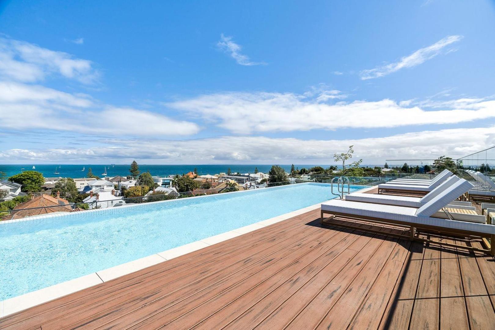 Apartment Sea View 2br W Rooftop Pool In Melb! *