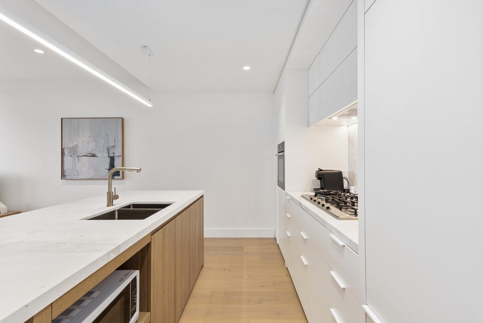 Sea View 2br W Rooftop Pool In Melb! *