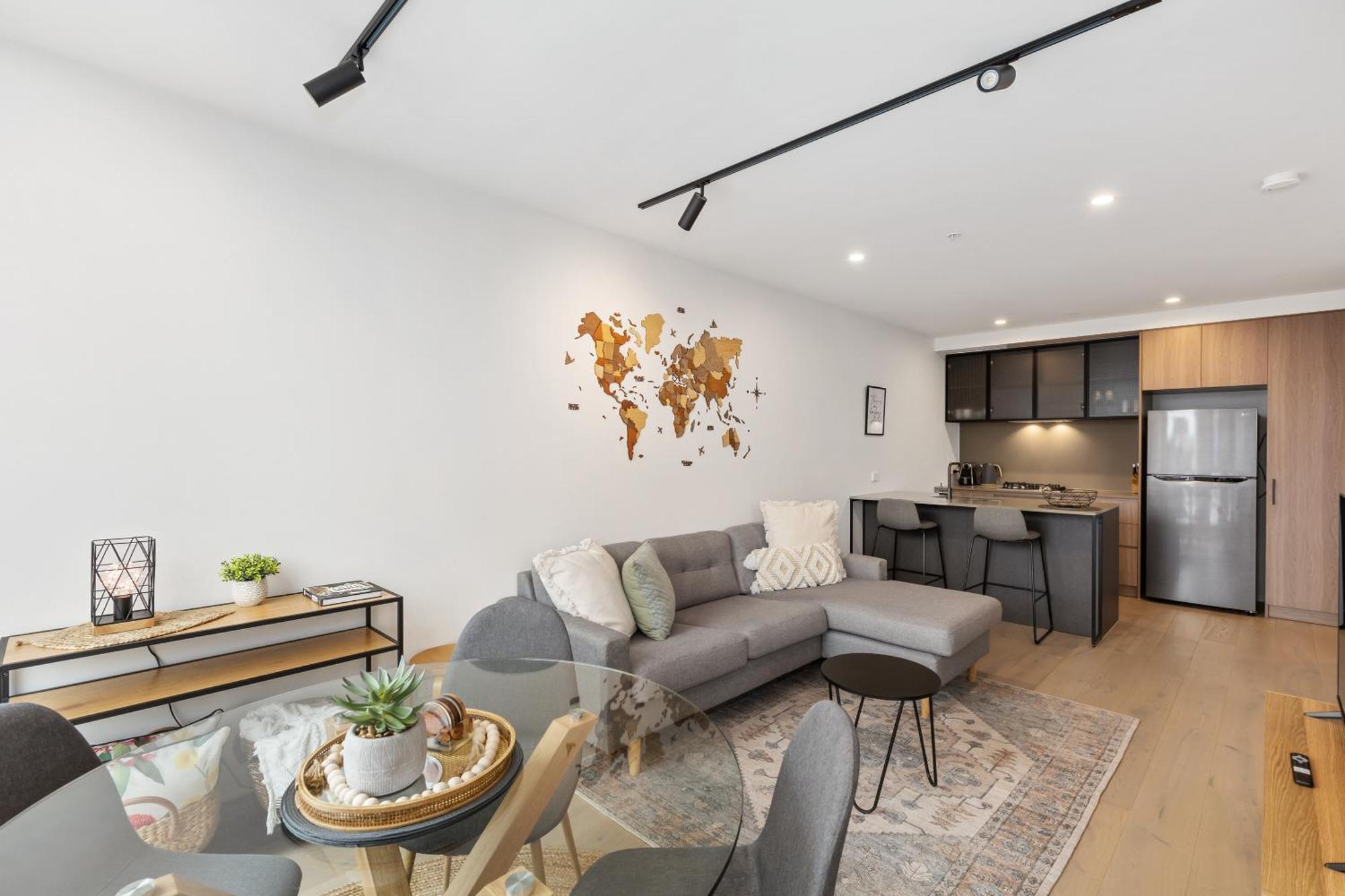 Apartment Bright And Modern 1br With Balcony And Car Park *