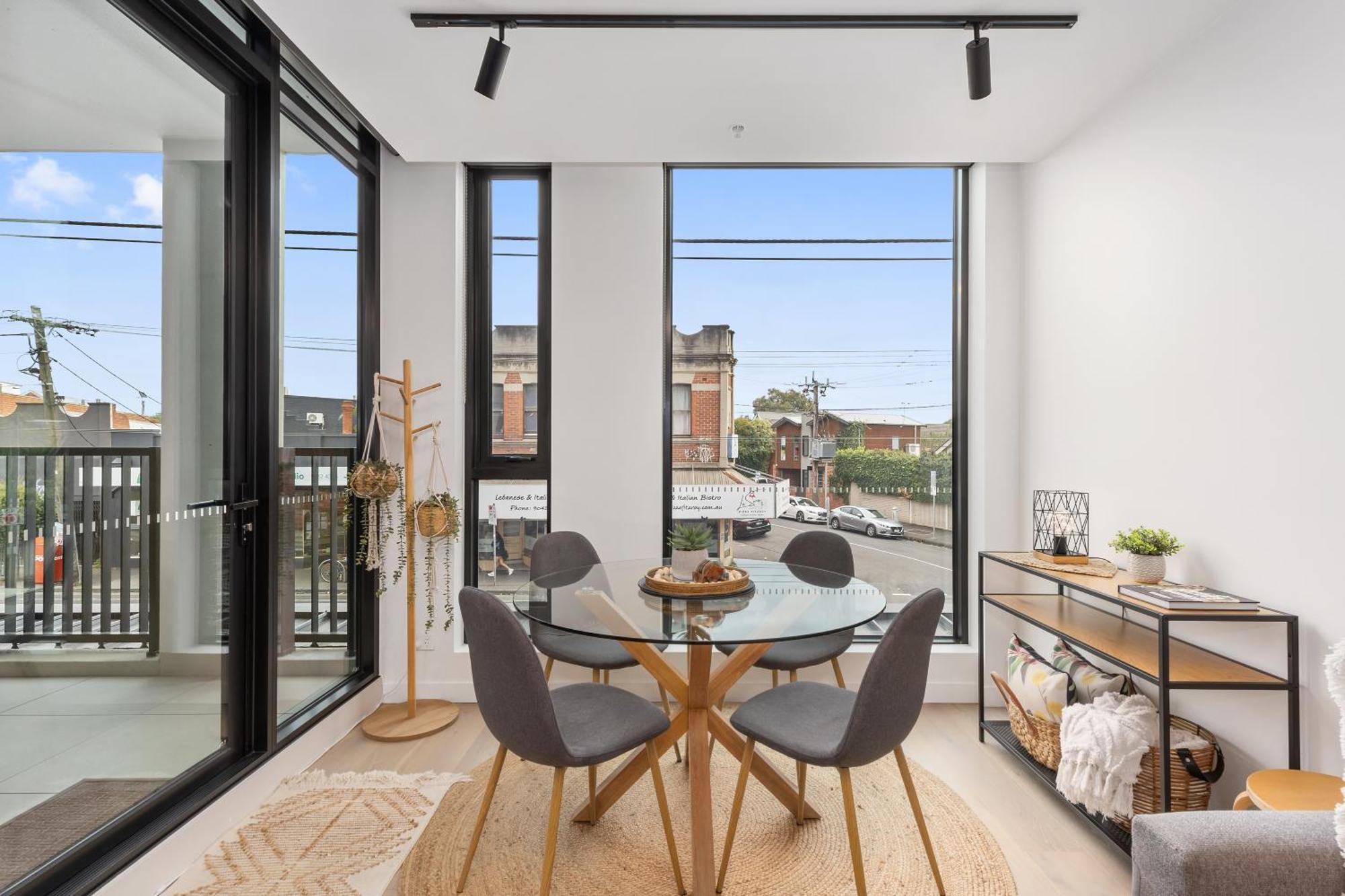 Bright And Modern 1br With Balcony And Car Park Melbourne