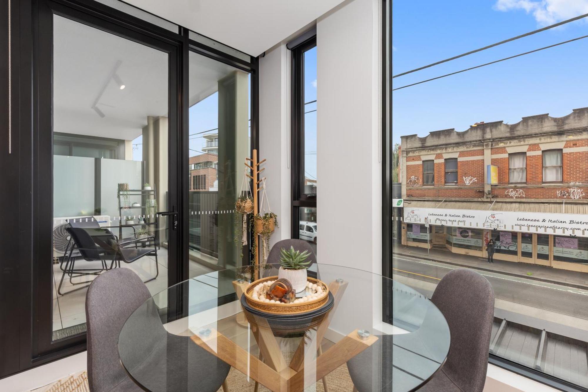 Apartment Bright And Modern 1br With Balcony And Car Park *