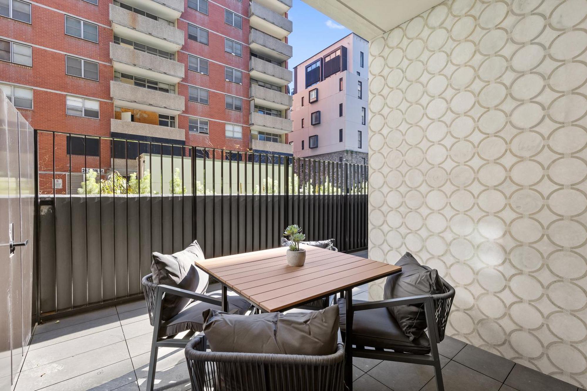 Stylish 1br In Trendy Area W Big Balcony & Parking Melbourne