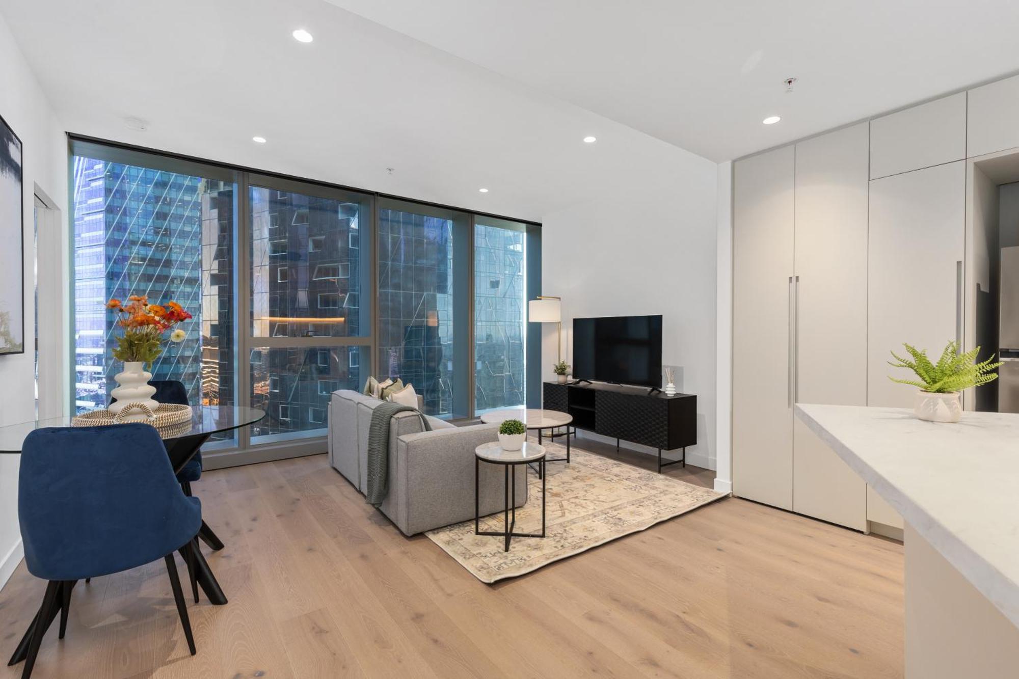 Brand New In West Side Place Location * Melbourne
