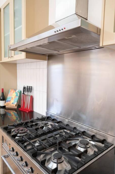 Holiday home Spacious Light-filled 3bd Sanctuary In Northcote *