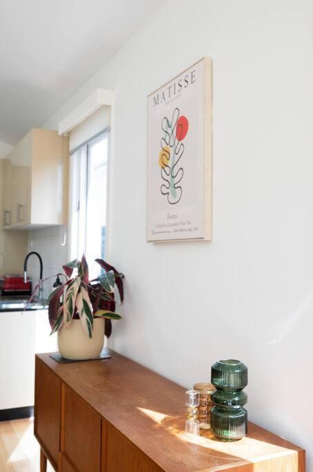 Spacious Light-filled 3bd Sanctuary In Northcote *