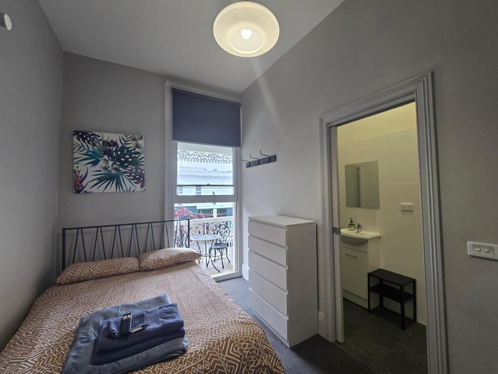 50 St Windsor Hostel *