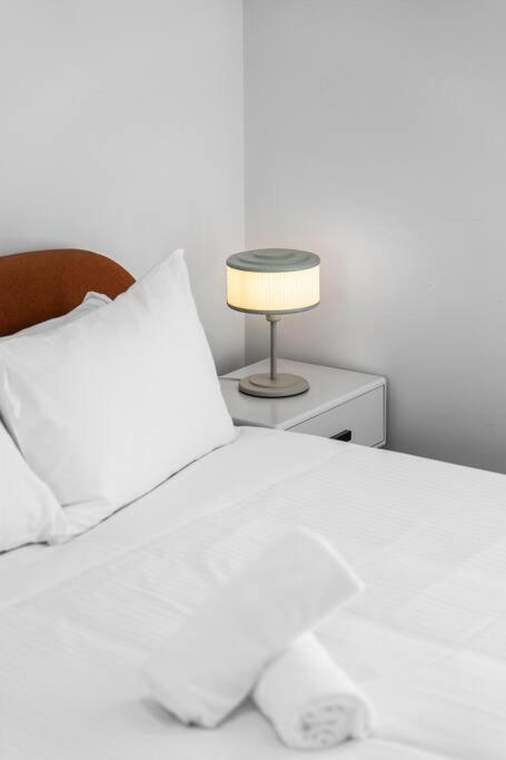 Apartment Modern & Magnificent-harbor Views 3b2b2car Parks