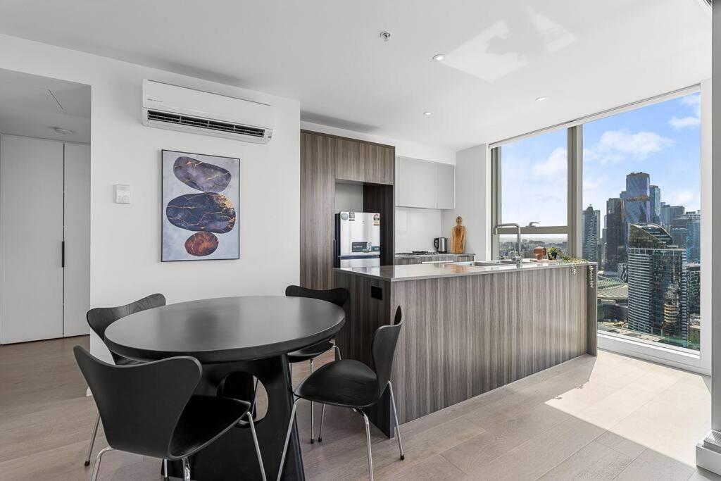 Modern & Magnificent-harbor Views 3b2b2car Parks * Melbourne