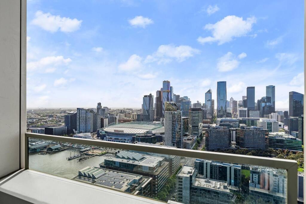 Apartment Modern & Magnificent-harbor Views 3b2b2car Parks *