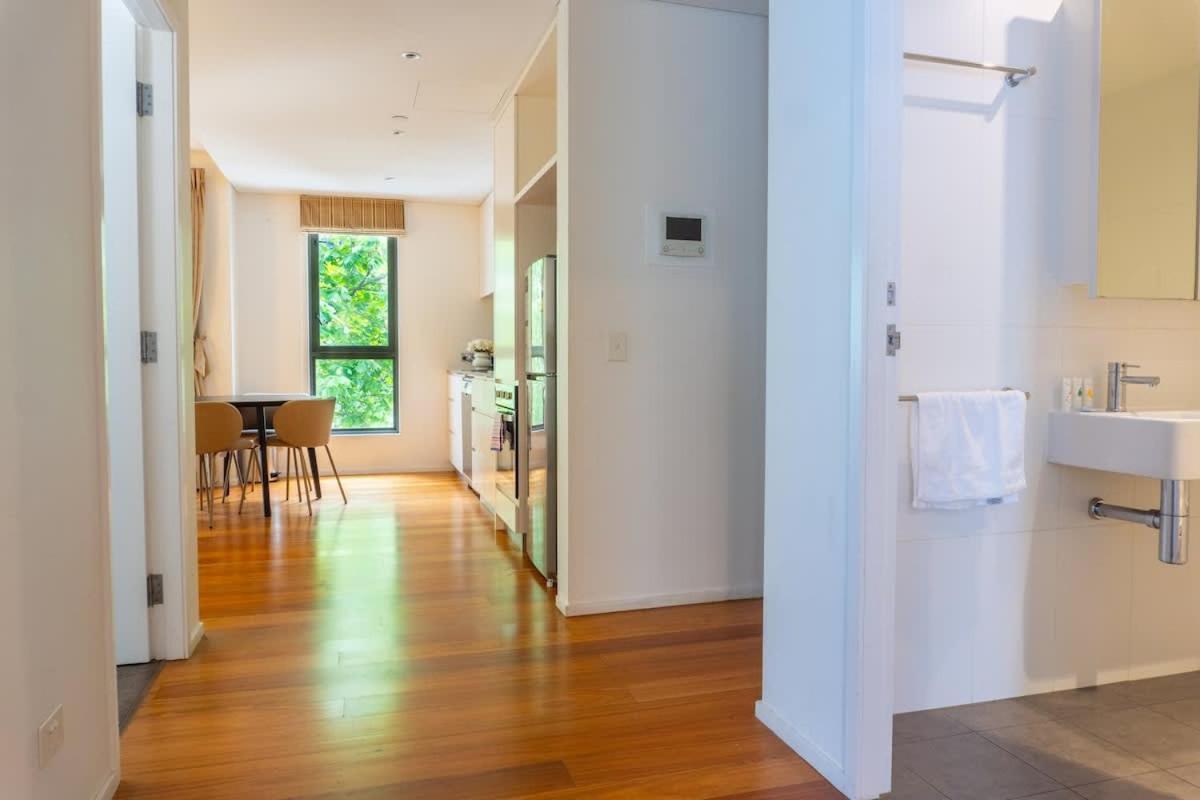 2br In Docklands Wifi Walk Water Nearby Apartment *