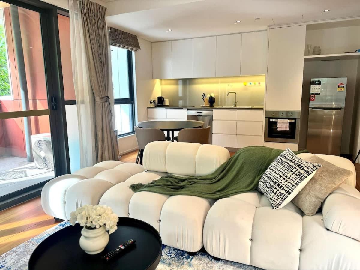 2br In Docklands Wifi Walk Water Nearby * Melbourne