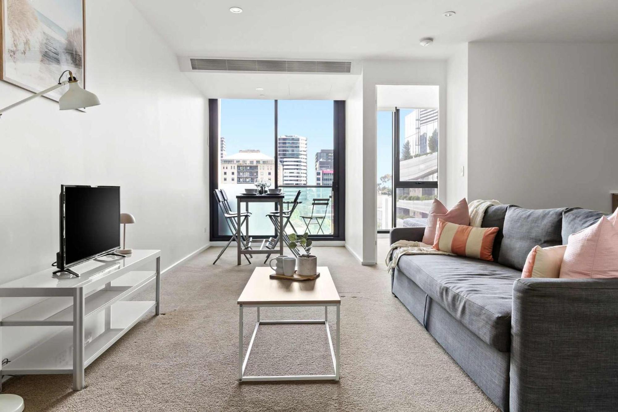 Chic Views Modern Comfort Near Southern Cross * Melbourne